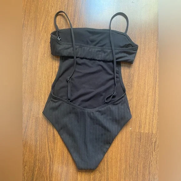Reef Black Ribbed One Piece Swimsuit XS - Picture 2 of 3